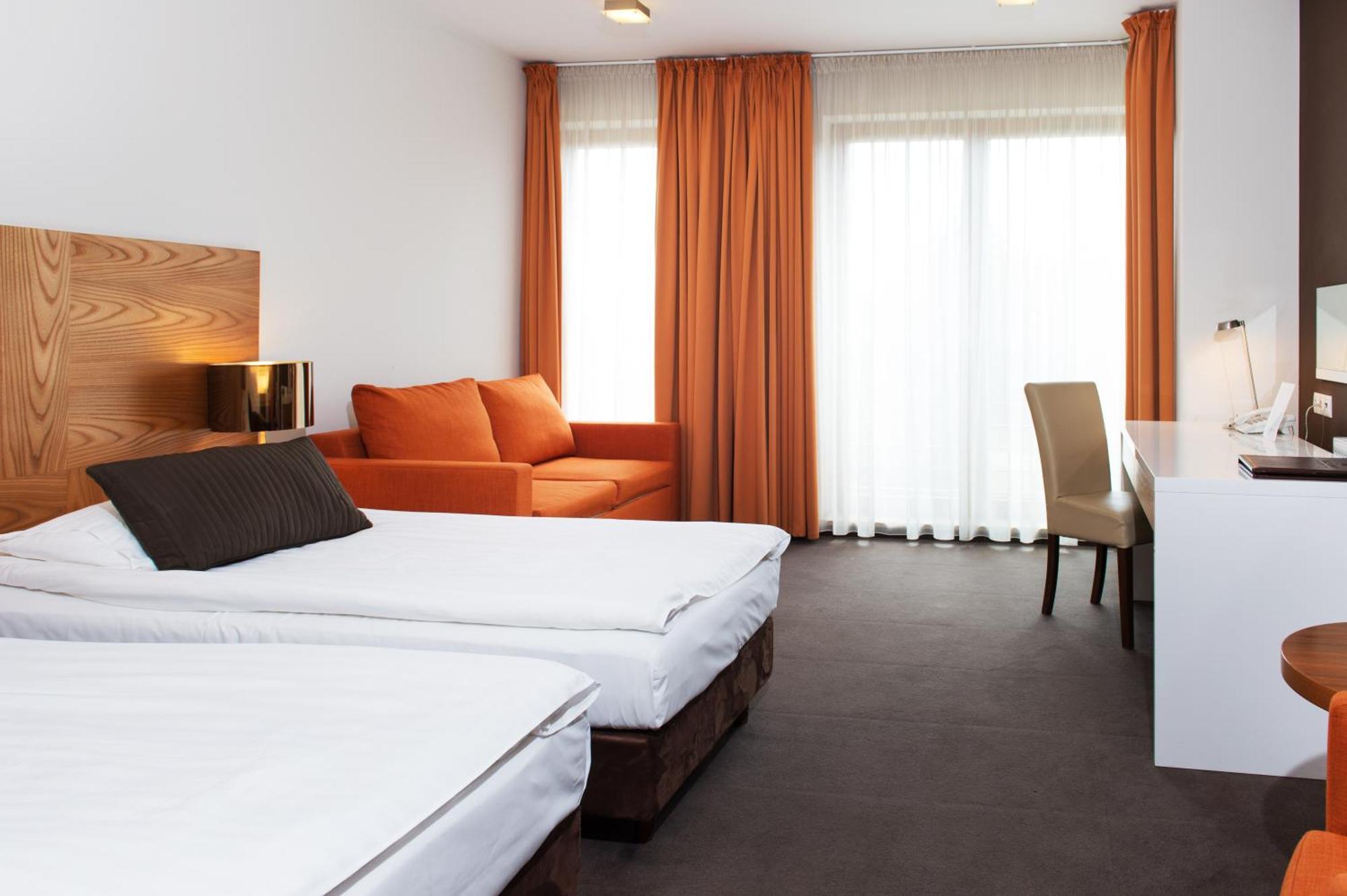 קושצ'יז'נה Bazuny Hotel&Spa מראה חיצוני תמונה